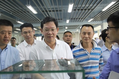 珠海一職實(shí)驗(yàn)學(xué)校、新青科技園齊獲市長(zhǎng)鄭人豪點(diǎn)贊-教育頻道-手機(jī)